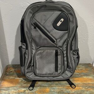 🔥🔥 Ful Gray/Black Laptop Bag Backpack Two Section Adjustable Straps - Like NEW!